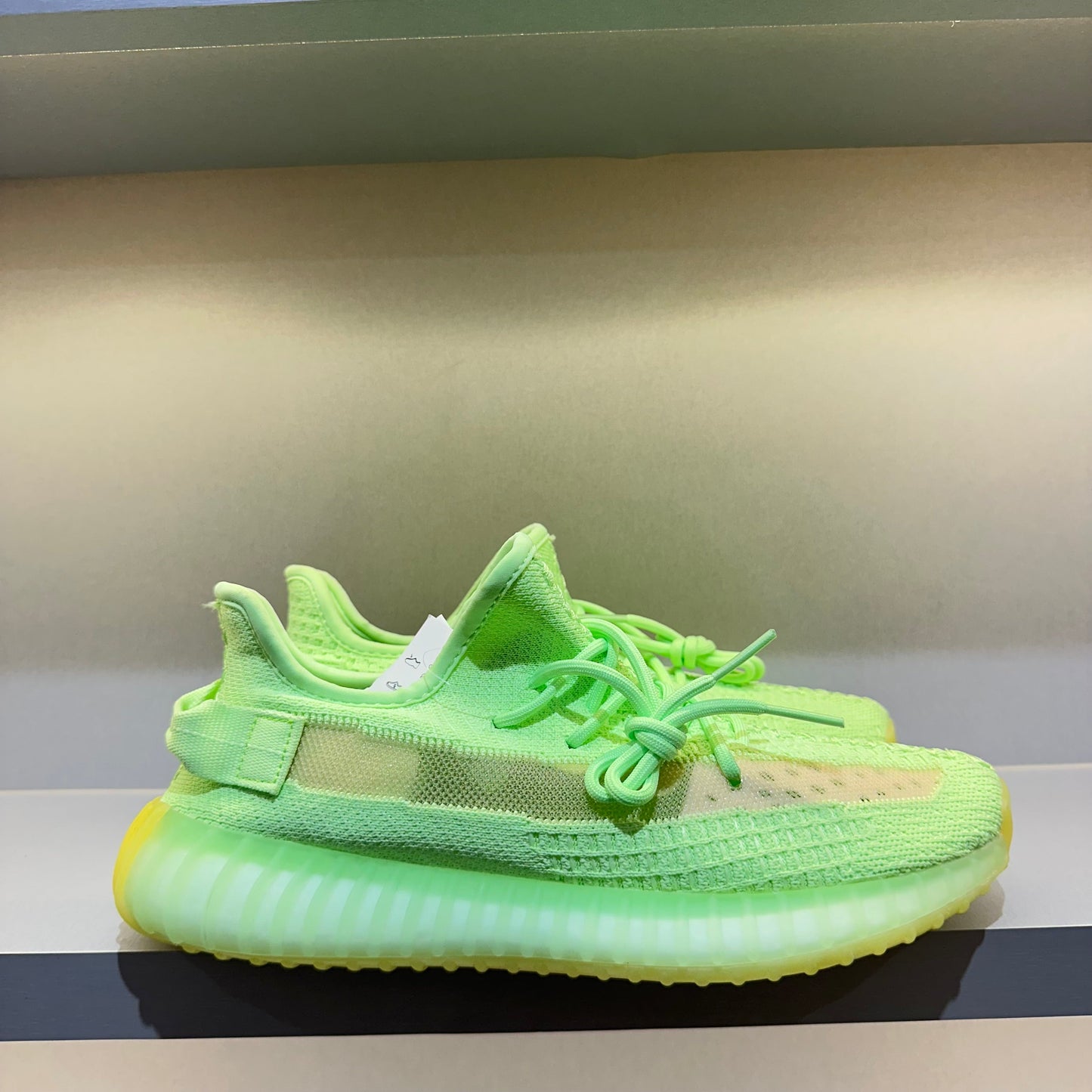 Adidas Yeezy Boost 350 V2 Glow (Pronta Entrega)